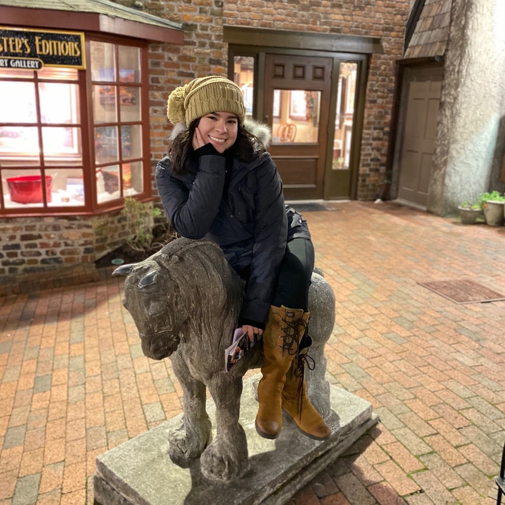 Meet your Posher, Adriana